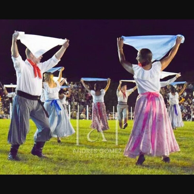 Ensayo grupal de Diamante Baila